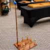 Jeu en bois Birinic géant – animation jeux en bois pour événement Jeu en bois Birinic géant installé lors d’une animation de jeux en bois pour événement d’entreprise ou mariage